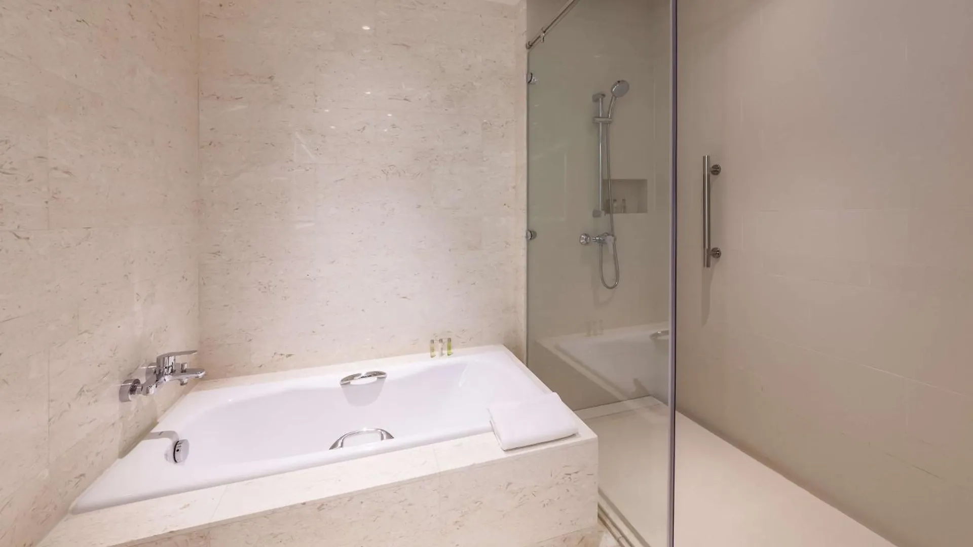 Hilton Garden Inn Hong Kong Mongkok Hotel