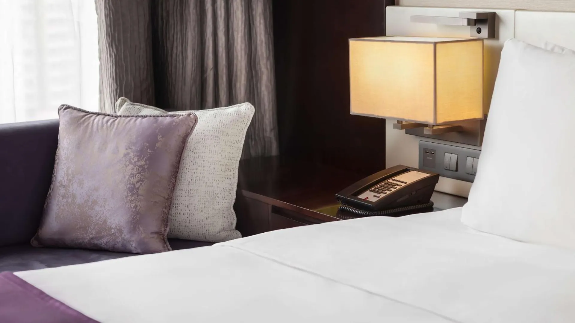 Hilton Garden Inn Hong Kong Mongkok 3*,  China